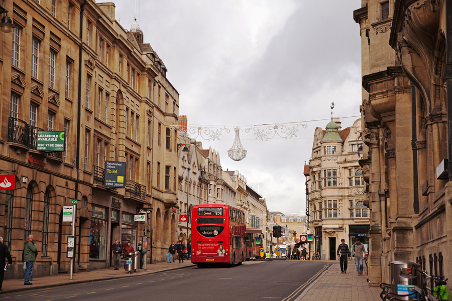 Oxford buildings and bus