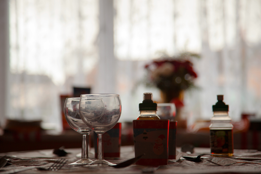 Table ready for Christmas lunch